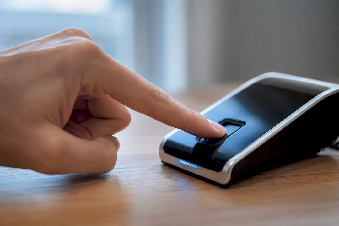 Scanner biometric pentru amprente, prim-plan
